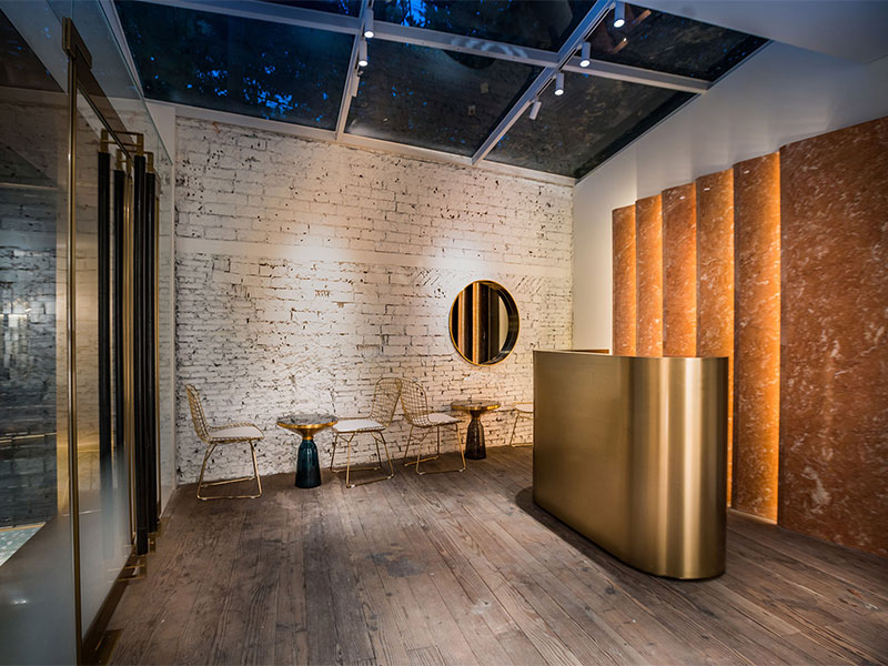 《紅冰詩》品牌服裝店裝修設(shè)計(jì)風(fēng)